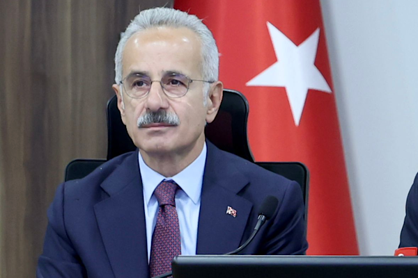 Ulaştırma ve Altyapı Bakanı Abdulkadir Uraloğlu, İstanbul’da düzenlenen İslam İşbirliği
