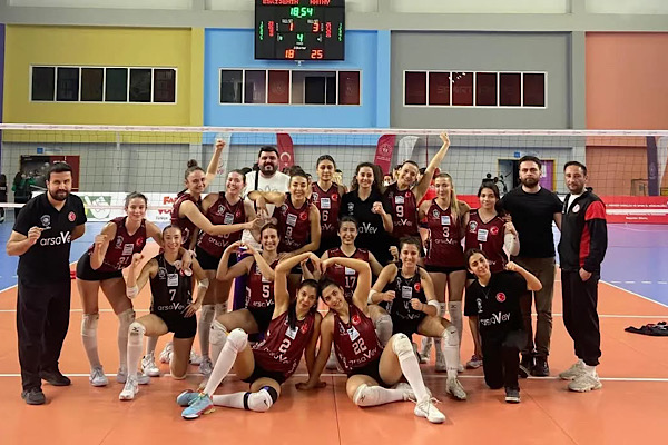 Hatay’ı Kadınlar Voleybol 2. Lig’de temsil eden kulüp, sezonu noktalarken