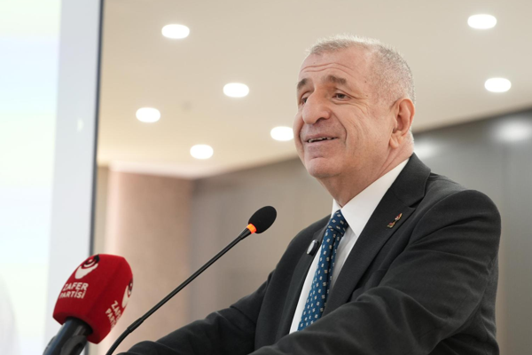 Zafer Partisi Genel Başkanı Ümit Özdağ, Adana’da düzenlenen iftar programında