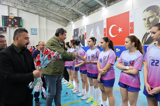 MERSİN-Toroslar Belediyesi Spor Kulübü Kadın Hentbol Takımı, 8 Mart Dünya