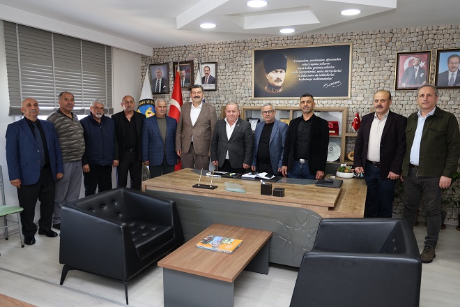 MERSİN-Toroslar Belediye Başkanı Abdurrahman Yıldız, kent genelinde faaliyet gösteren esnaf