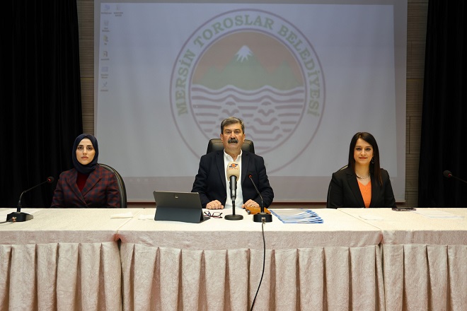MERSİN-Toroslar Belediyesinin, 2025-2026 eğitim öğretim yılında üniversiteyi yeni kazanan öğrencilere