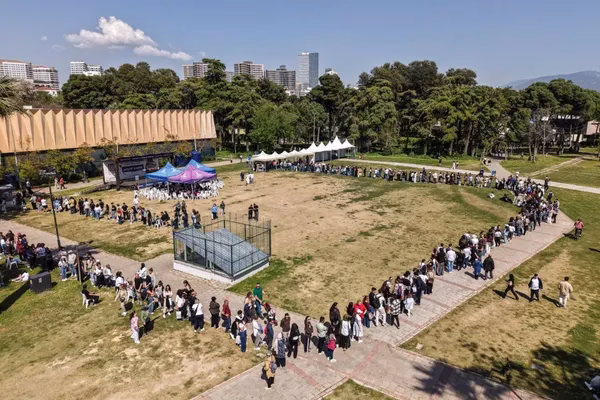 İzmir Büyükşehir Belediyesi ev sahipliğinde düzenlenen İZKİTAP – 7. İzmir  Kitap Fuarı,