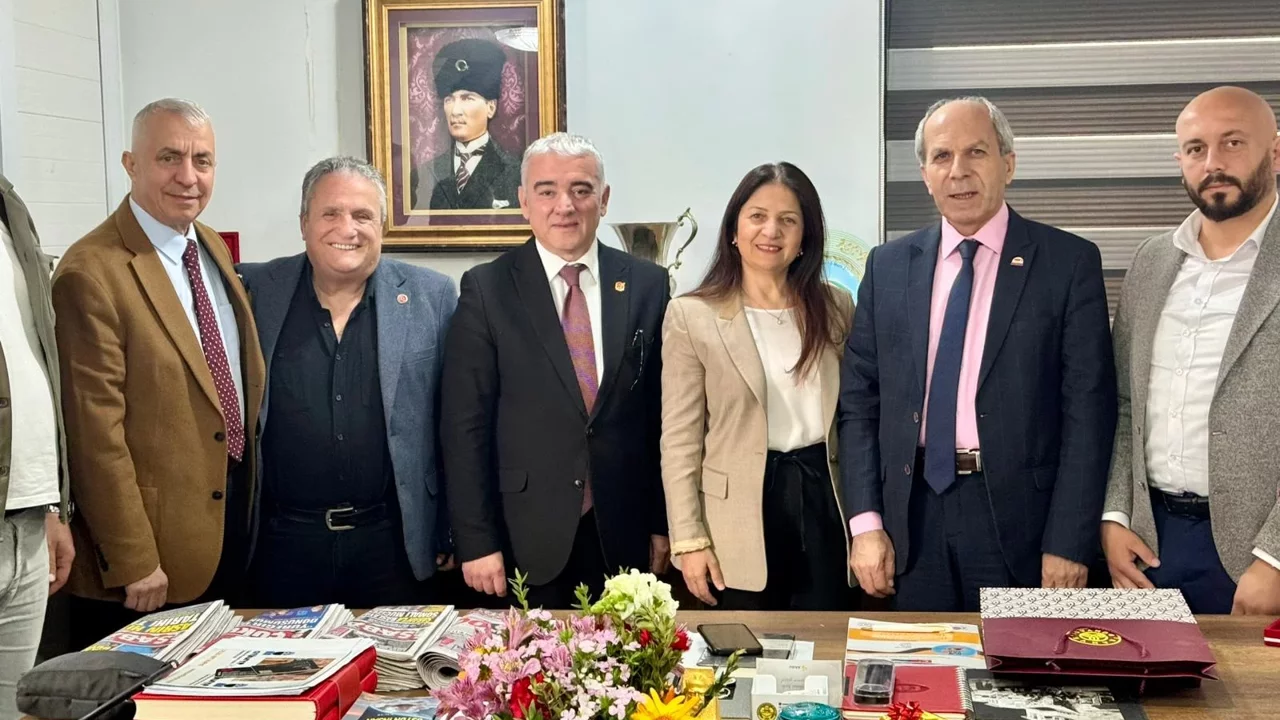 Akdeniz Gazeteciler Federasyonu heyeti, ÇGC Başkanlığına seçilen Kurtul Çakın’ı ziyaret