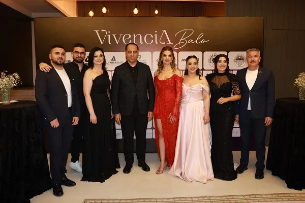 Vivencia 1.yılını kutladı