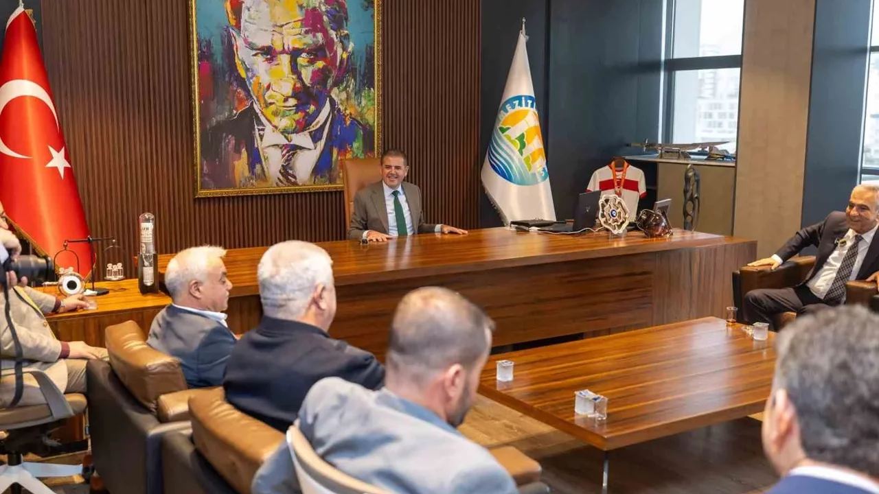 Mezitli’de esnafla belediye el ele ekonomi için buluştu