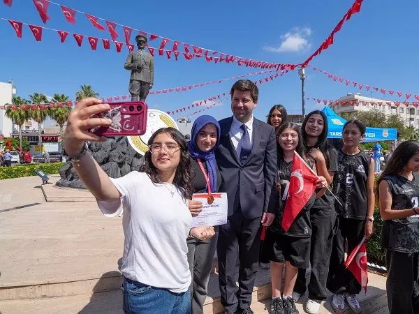 TARSUS’TA 19 MAYIS PROGRAMI RESMİ TÖRENLERLE GERÇEKLEŞTİRİLDİ