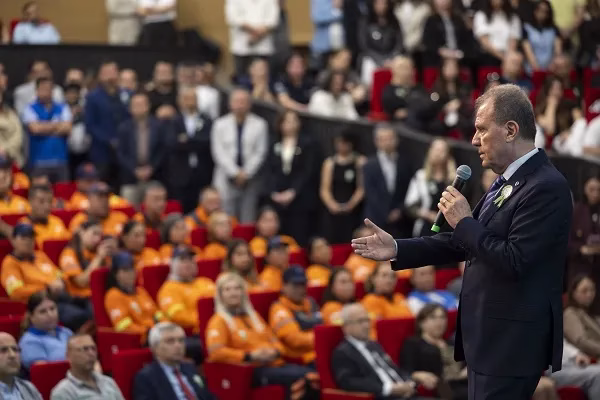 BAŞKAN SEÇER, ETİK HAFTASI ETKİNLİĞİNDE BÜYÜKŞEHİR PERSONELİ İLE BULUŞTU