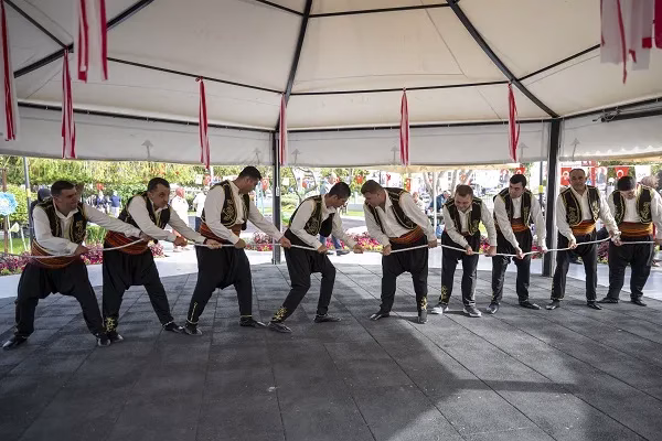BÜYÜKŞEHİR, ‘ENGELSİZ MERSİN’ VİZYONU İLE YÜREKLERE UMUT OLUYOR