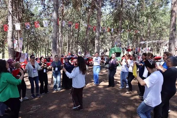 TOROSLAR’DA BAHARIN COŞKUSU ANNELER GÜNÜ ETKİNLİĞİYLE TAÇLANDI