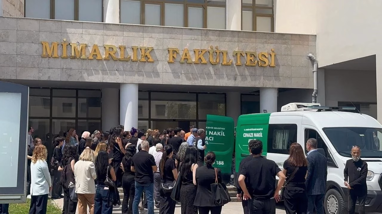 Mersin Üniversitesi Sanat Elçisini Uğurladı