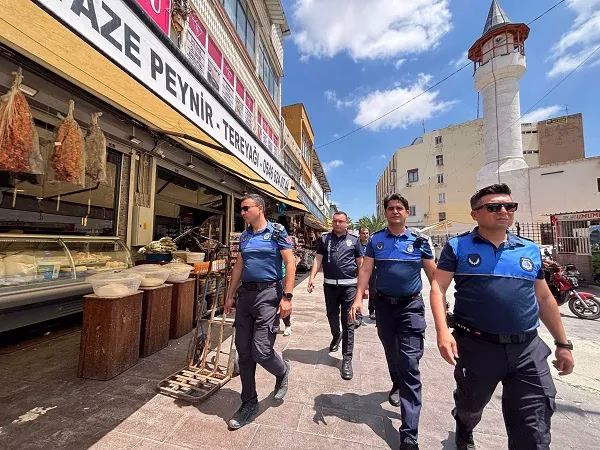 TARSUS’TA KALDIRIM İŞGALLERİNE YÖNELİK DENETİMLER SÜRÜYOR