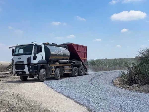 YUNUS EMRE MAHALLESİ’NDE DENİZE ULAŞIM YOLU YENİLENDİ