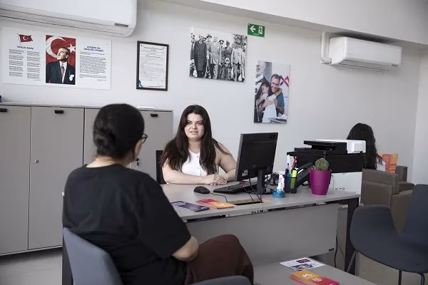 KADIN DANIŞMA MERKEZLERİ KADINLARA GÜVENLİ DESTEK SUNUYOR