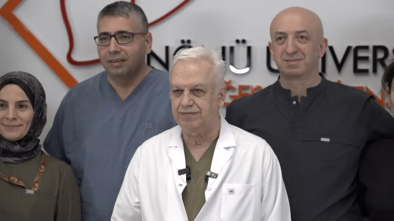 Dünyanın ilk 8’li çapraz karaciğer nakli TÖTM’de gerçekleştirildi