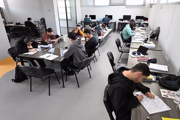 EĞİTİME DESTEK, GELECEĞE YATIRIM’ İLKESİ İLE MERSİN BÜYÜKŞEHİR ÖĞRENCİLERİN YANINDA