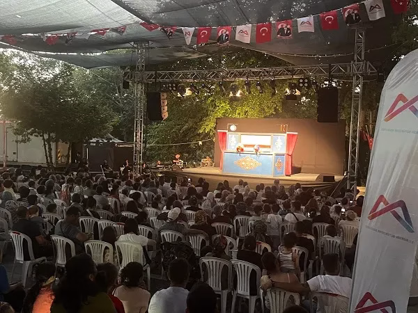 ŞEHİR TİYATROSU 13 İLÇEDE 13 TEMSİL İLE YURTTAŞLARLA BULUŞTU