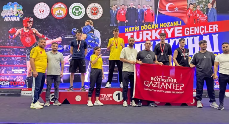 Mersin’in Altın Yumruğu Türkiye Şampiyonu