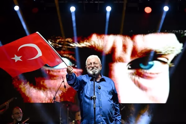 ZAFER COŞKUSU ONUR AKIN’LA TAÇLANDI