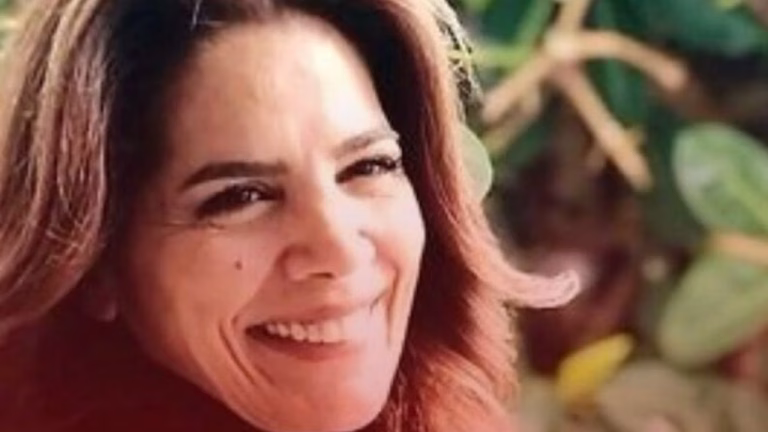 GAZETECİ DUYGU ÖKSÜZ CANOVA SON YOLCULUĞUNA UĞURLANDI