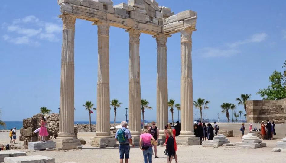 Side’de Herakles Kapısı gün yüzüne çıkarıldı