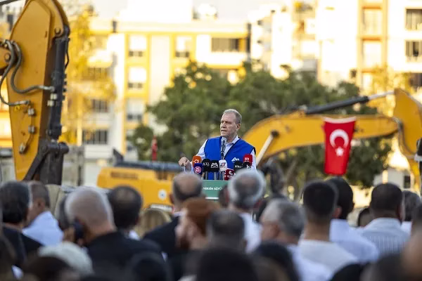BAŞKAN SEÇER, ‘MEZİTLİ KENT MEYDANI TEMEL ATMA TÖRENİ’NE KATILDI