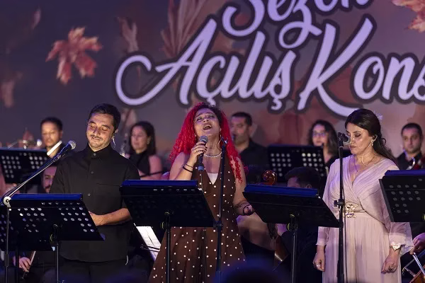 MERSİN BÜYÜKŞEHİR KENT ORKESTRASI YAKAMOZ ALTINDA YENİ SANAT SEZONUNU AÇTI