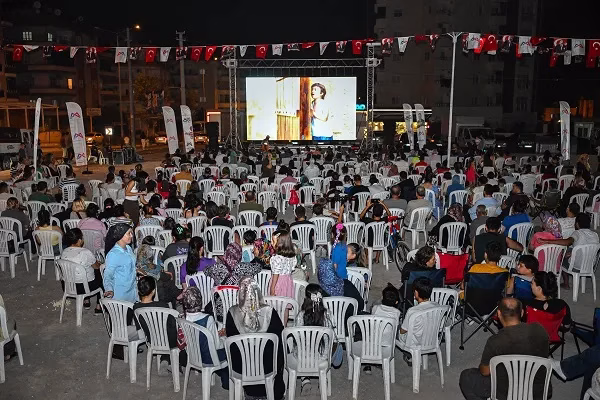 MERSİN BÜYÜKŞEHİR’İN AÇIK HAVA SİNEMASI BU KEZ TARSUS’TA