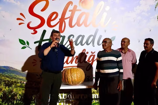 TOROSLAR’DA 2. ŞEFTALİ HASADI ETKİNLİĞİ COŞKUYLA GERÇEKLEŞTİ