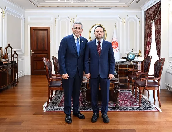UYSAL’DAN MERSİN ADALET SARAYI İÇİN BAKAN GÜRLEK’E FİZİKİ ALTYAPI TALEBİ