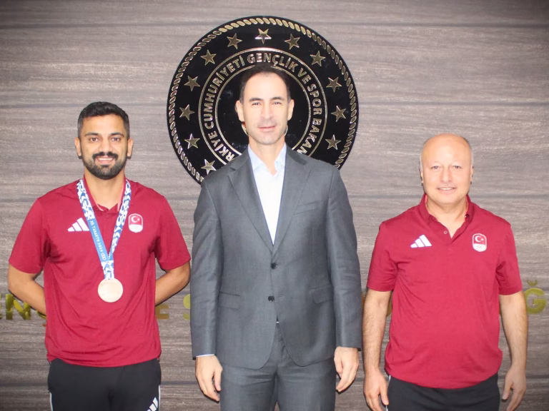 MERSİN’İN GURURU ABDULLAH KAPLAN’DAN BRONZ MADALYA