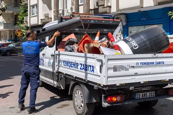 Yenişehir’de kaldırım işgaline geçit yok