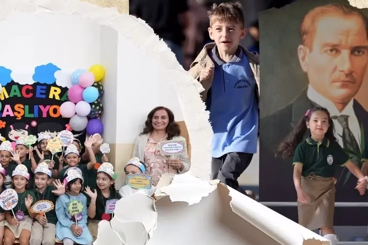 Öğrenciler okullara ilk adımı attı