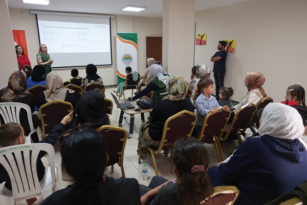 MERSİN-Toroslar Belediyesi, kadınların ve çocukların bilinçlenmesine yönelik çalışmalarına bir yenisini