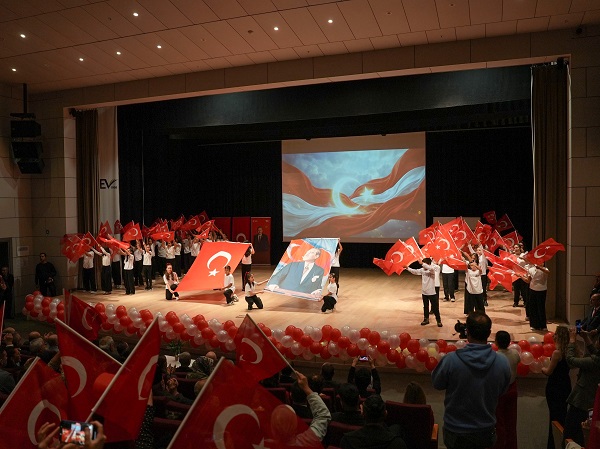 Cumhuriyet’in ilanının 103. yıl dönümü dolayısıyla Tarsus’ta düzenlenen kutlama programı,