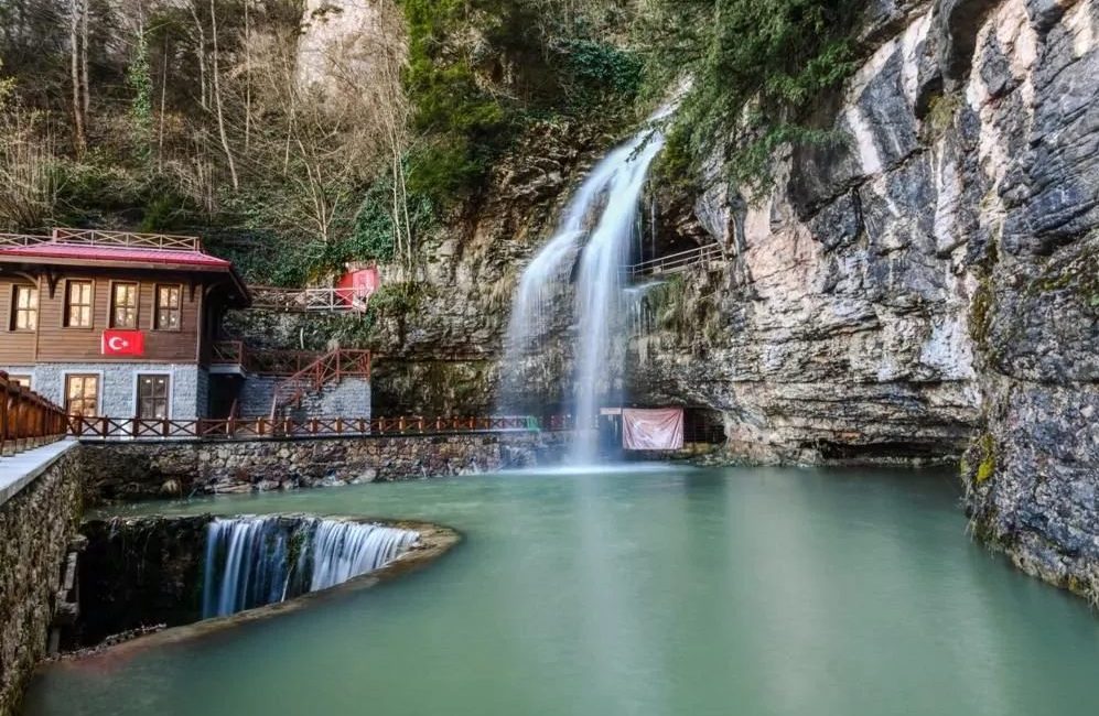 Trabzon Büyükşehir Belediyesi bünyesinde hizmet veren Atatürk Köşkü, Çal Mağarası,