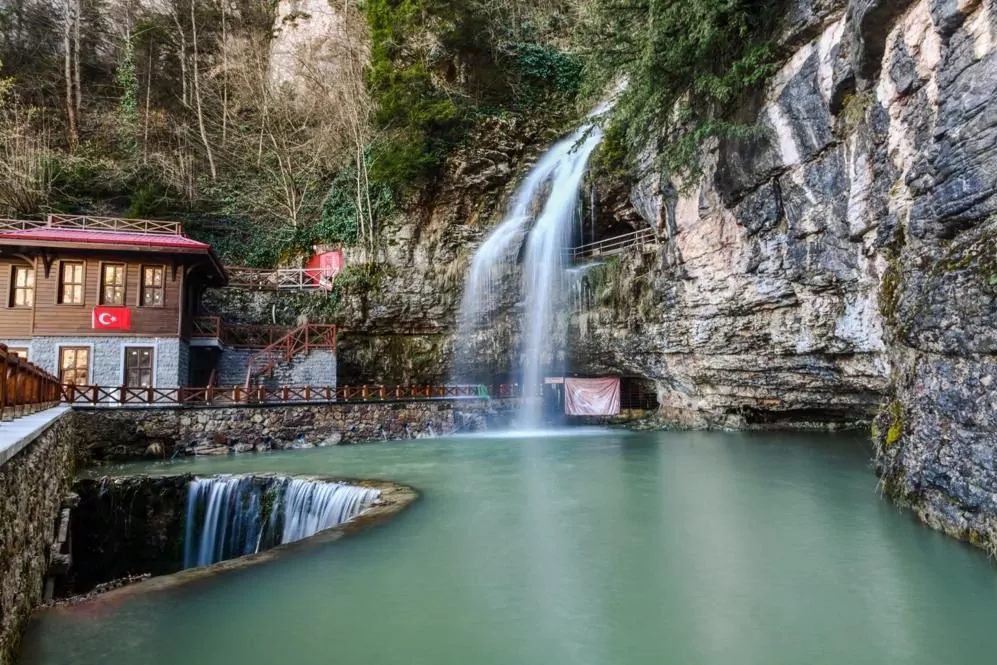 Trabzon Büyükşehir Belediyesi bünyesinde hizmet veren Atatürk Köşkü, Çal Mağarası,