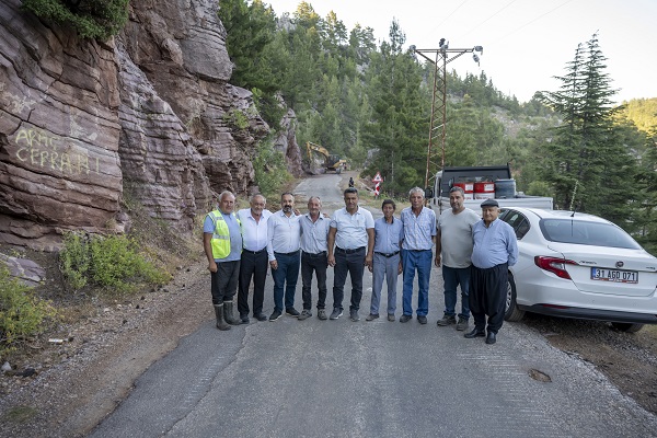 Mersin’in grup yollarını yenileyerek tarımı ve yayla turizmini canlandıran Mersin