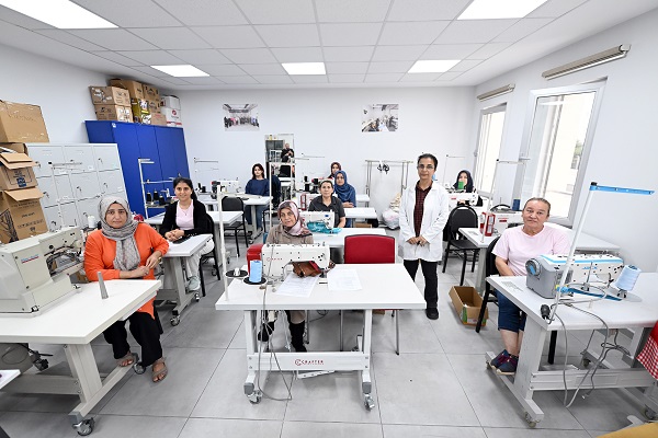 Mersin Büyükşehir Belediyesi, sosyal belediyecilik anlayışıyla vatandaşların mesleki gelişimlerine katkı
