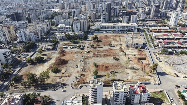 Mersin Büyükşehir Belediyesi, kent genelinde vatandaşların sosyal yaşamına katkı sunacak,