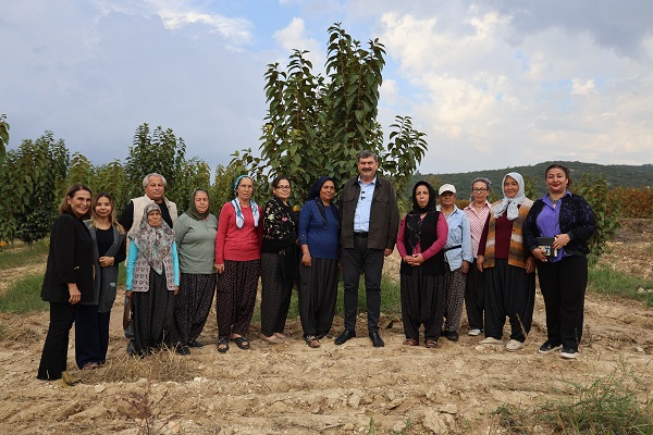 MERSİN-Toroslar Belediye Başkanı Abdurrahman Yıldız, 15 Ekim Dünya Kadın Çiftçiler