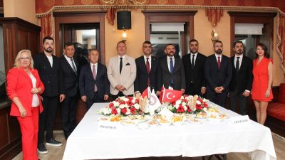 Mersin Barosu Başkanlığı, Cumhuriyetimizin kuruluşunun 103. yılı nedeniyle resepsiyon düzenledi.