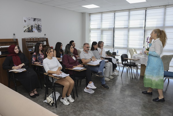 Mersin Büyükşehir Belediyesi, Meslek Edindirme ve Eğitim Merkezleri (MERCEK) aracılığıyla