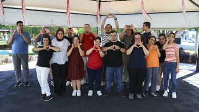 Mersin Büyükşehir Belediyesi, özel gereksinimli bireylerin sosyal yaşama daha aktif