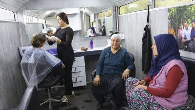 Mersin Büyükşehir Belediyesi, kırsal mahallelerde yaşayan ve kuaför ya da