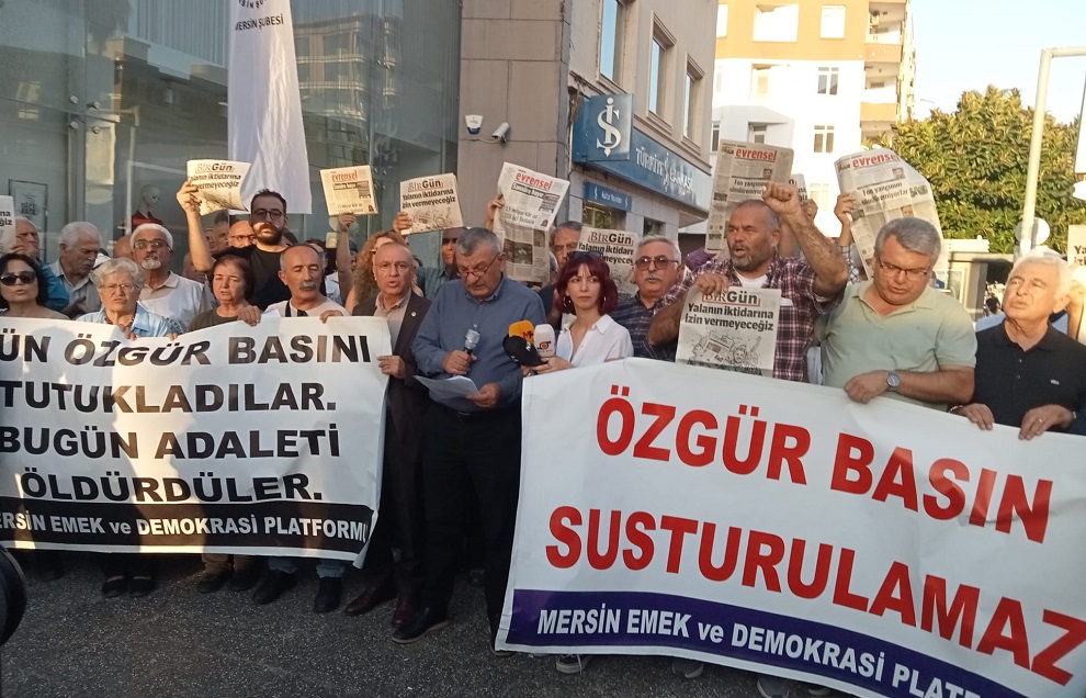 10 ilde eş zamanlı düzenlenen “Sansüre Hayır, Habere Özgürlük” yürüyüşlerinde