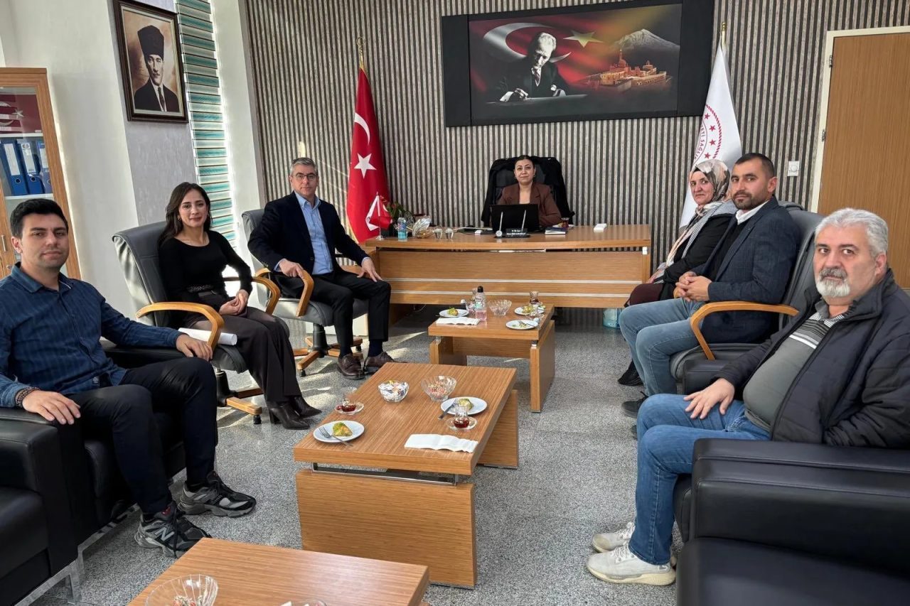 Ağrı Milletvekili Heval Bozdağ, Ağrı Eğitim ve Araştırma Hastanesi'ni ziyaret