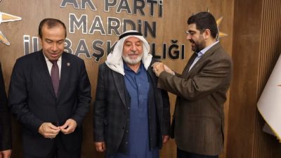 AK Parti Mardin İl Başkanlığınca düzenlenen programda, partiye katılan ailelere