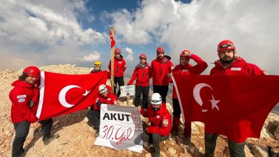 Türkiye’nin ilk arama kurtarma sivil toplum kuruluşu AKUT Arama Kurtarma