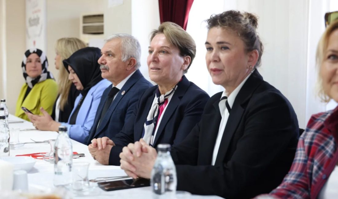 Ankara'da Keçiören Belediyesi Barbaros Hayrettin Mahalle Konağı’nda, “Değerlerimizin İzinde Kadın